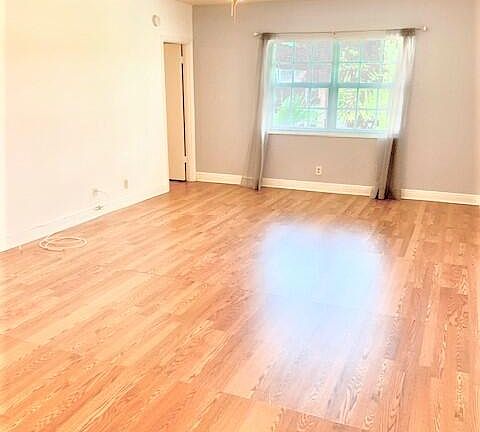 3rd image of 2426 SE 17th Street #307a