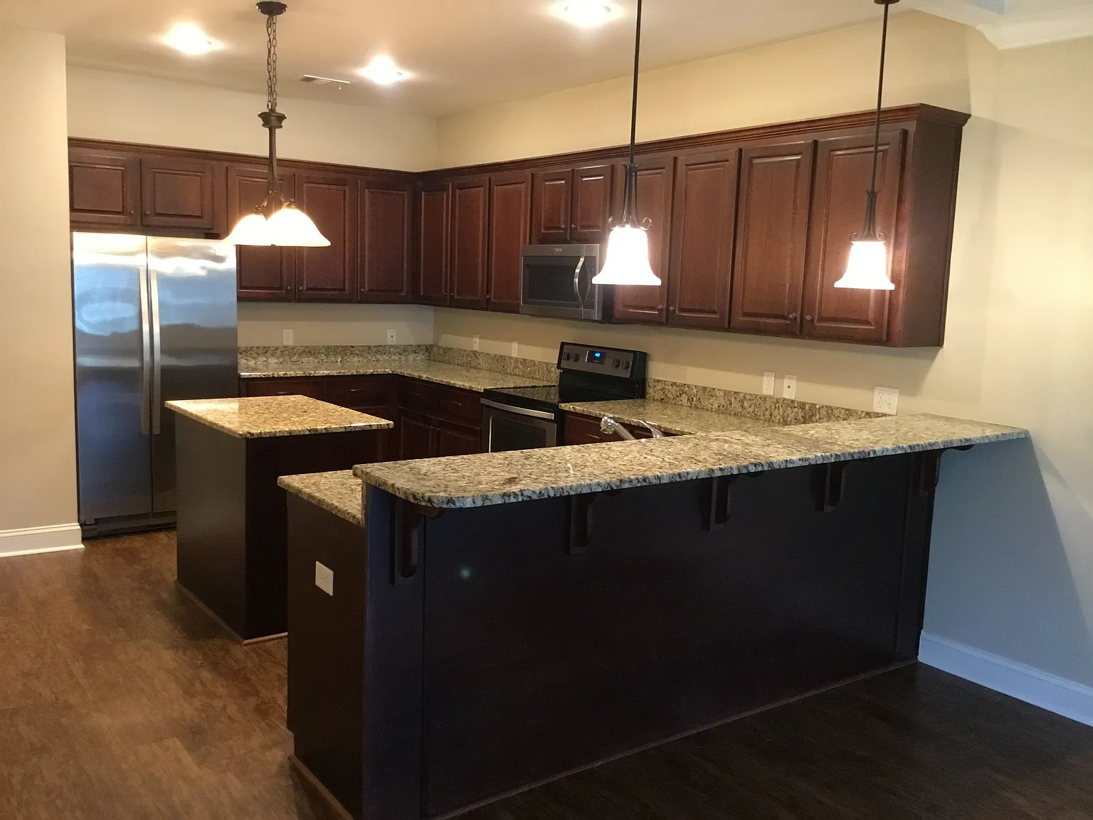 4 bed, 3.5 bath, 2081 sqft, $2,640 — Photo 4