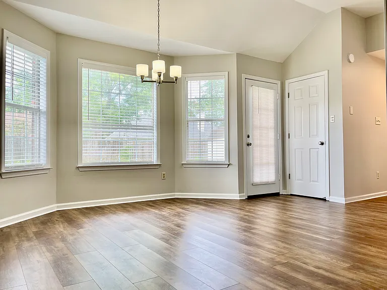 1492 Howling Dr — Photo 8