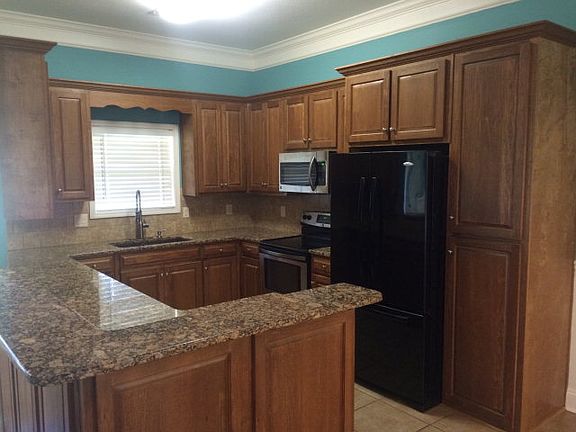 3rd image of 81 Lee Road 2143