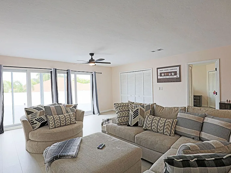 11921 Seabreeze Cove Ln — Photo 19