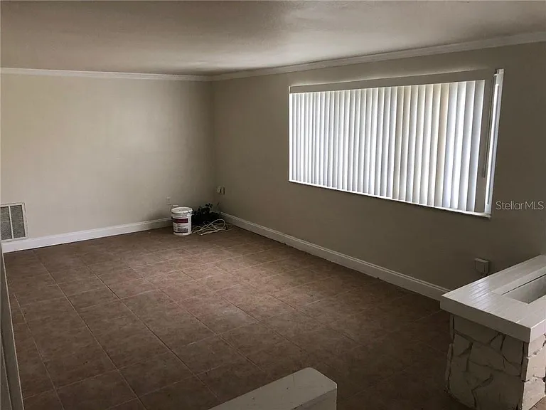 4138 Stratfield Dr — Photo 4