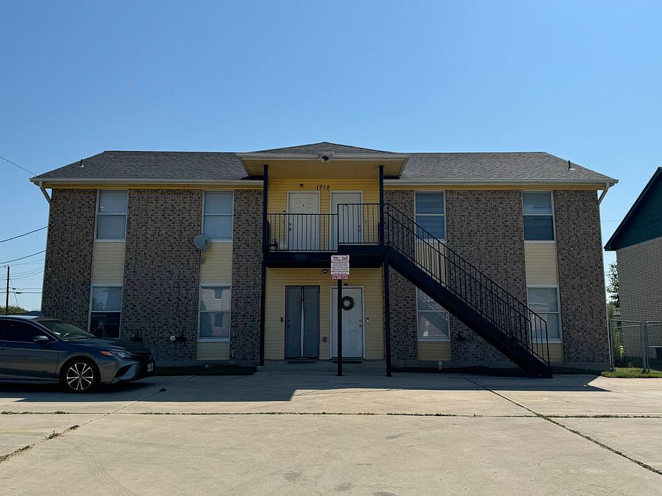 1st image of 1712 Benttree Dr APT D