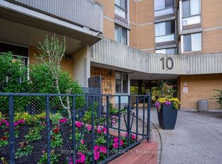 10 Martha Eaton Way S #2107, Toronto, ON M6M 5B3