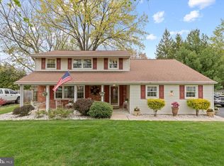 661 Serrill Dr, Hatboro, PA 19040