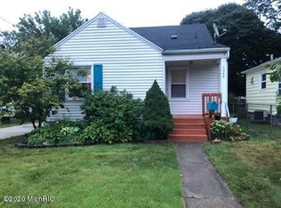 1346 Houseman Ave NE, Grand Rapids, MI 49505