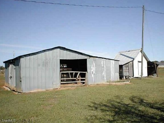 4th image of 275 Burkhead Ln