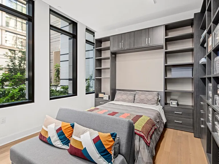 170 E End Ave #8 — Photo 2