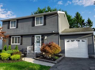 88 W Klein Rd, Williamsville, NY 14221