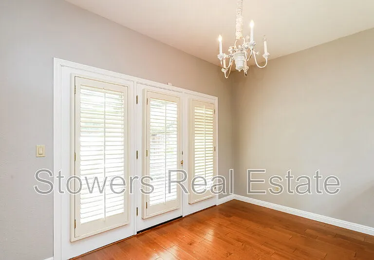 37 Mountain Valley Pl — Photo 6