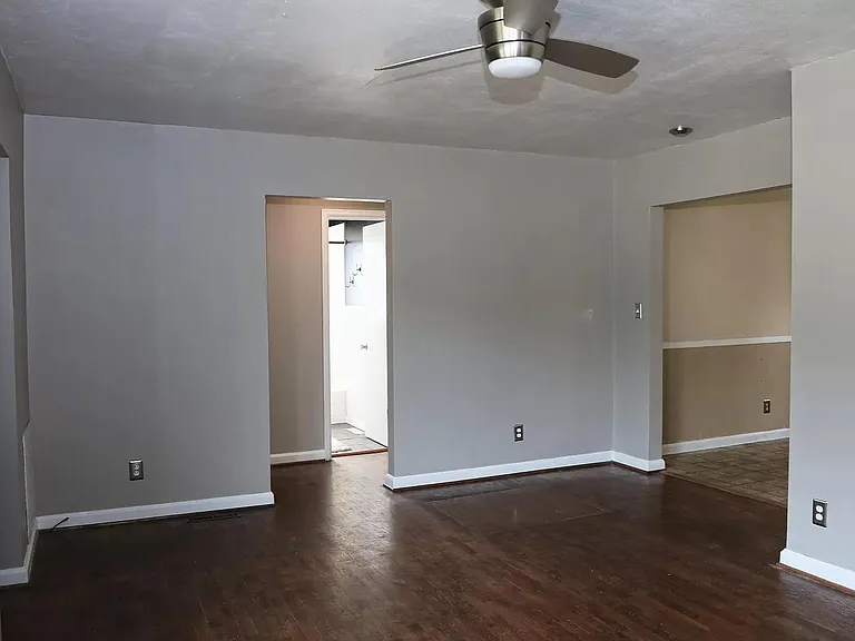 1915 S Roanoke Ave — Photo 3