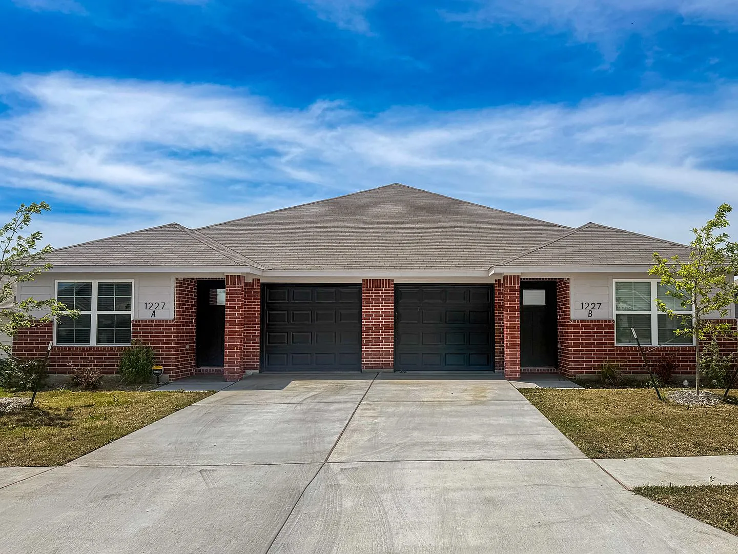 1227 Lexington Drive — Photo 2