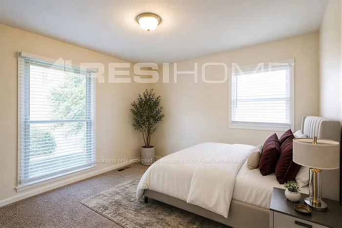 954 Carlin St — Photo 13