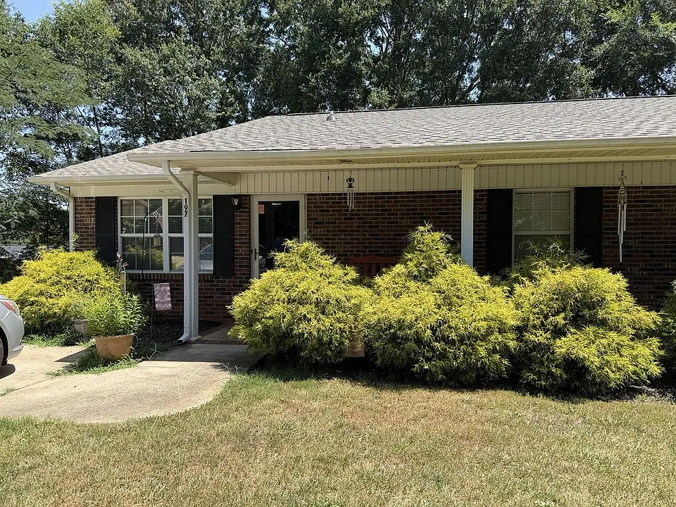 197 Hershel Lackey Rd