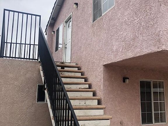 2nd image of 4044 Louise St Unit 3