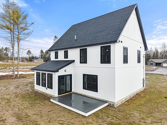 2nd image of 673 Streamside Avenue