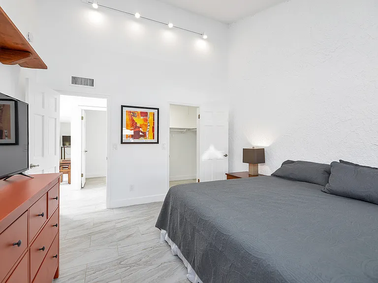 8095 E Via Del Desierto — Photo 30