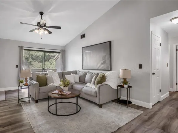 3400 Sullivan Ct APT 220, Modesto, CA 95356