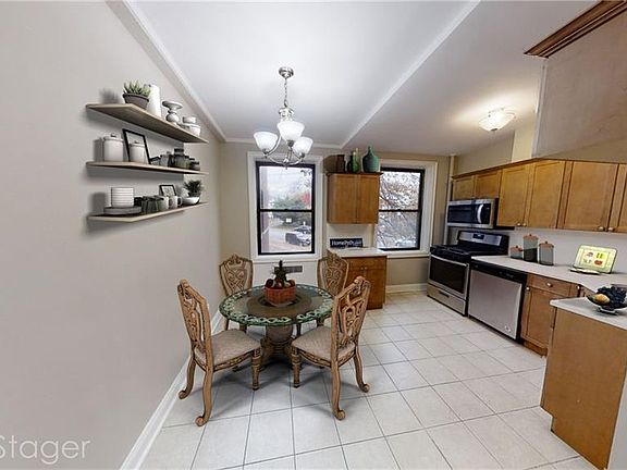 2nd image of 212 Larchmont Acre W #2C