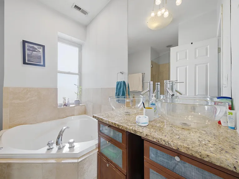 3231 W Hirsch St #3R — Photo 4