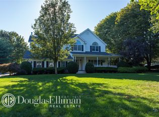 27 Apricot Rd, Mount Sinai, NY 11766