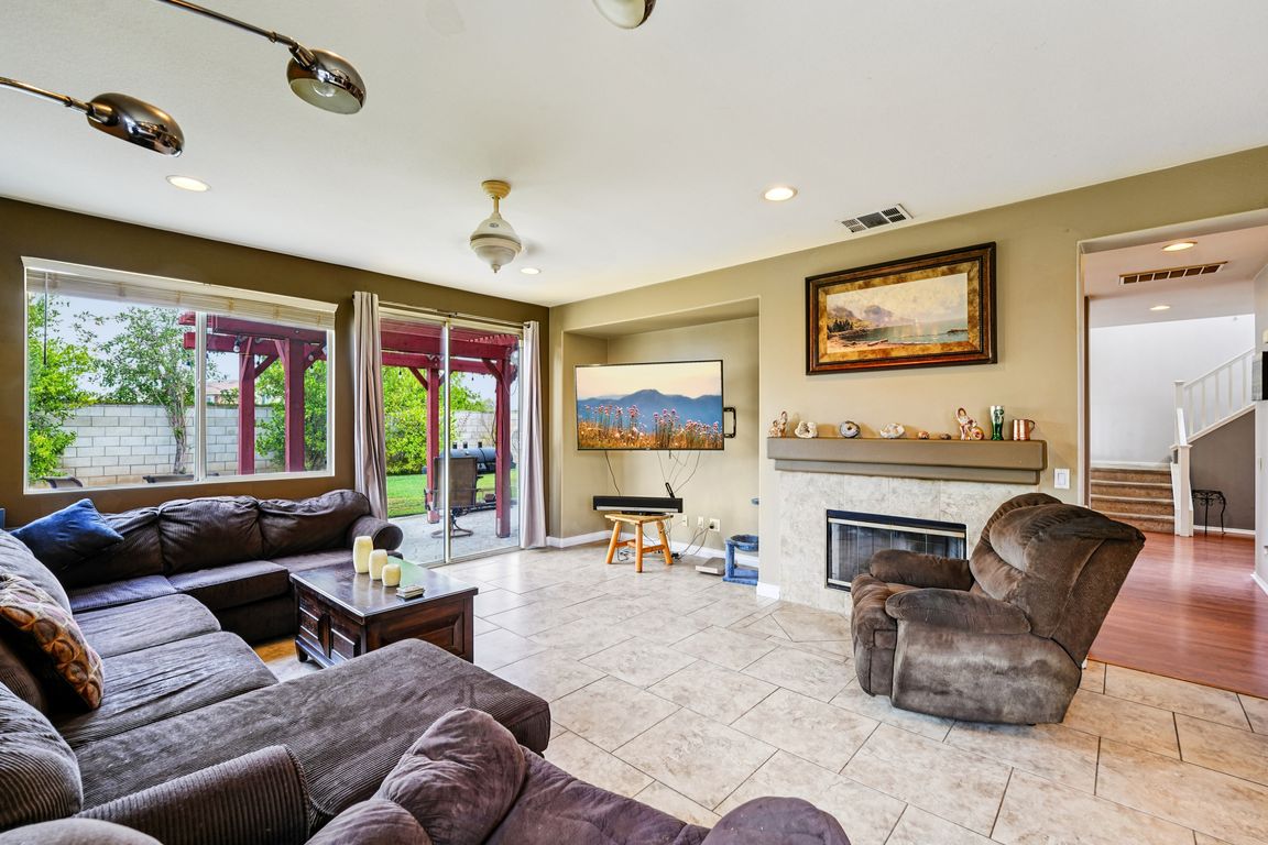 next background image