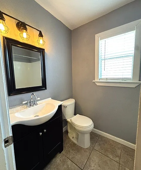 2353 Palm Dr — Photo 10