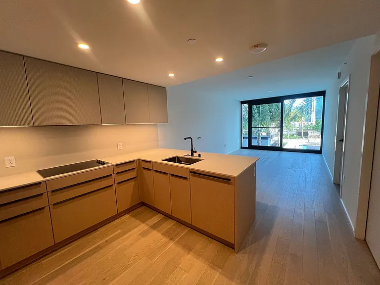 333 Ward Ave #907 — Photo 3