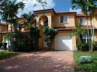 221 Aspen Way, Davie, FL 33325