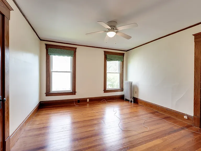54 Montgomery Ave — Photo 7