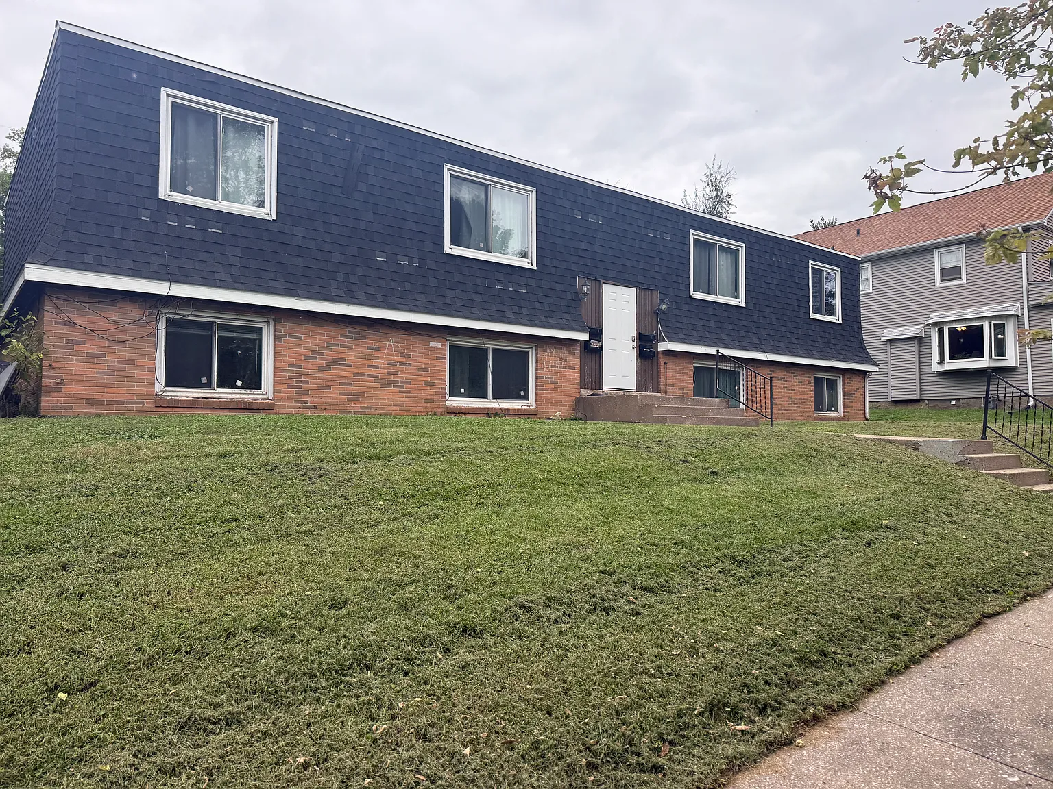 2 bed, 1000 sqft, $795 — Photo 2