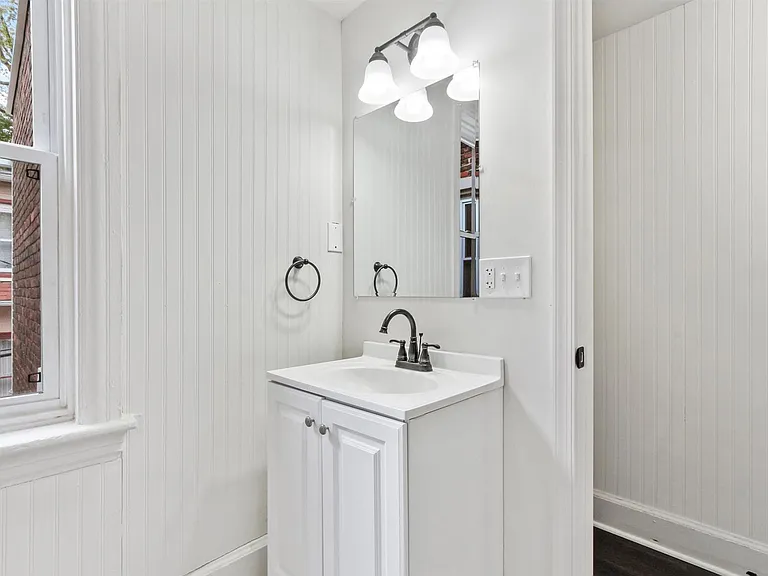 916 May St — Photo 13