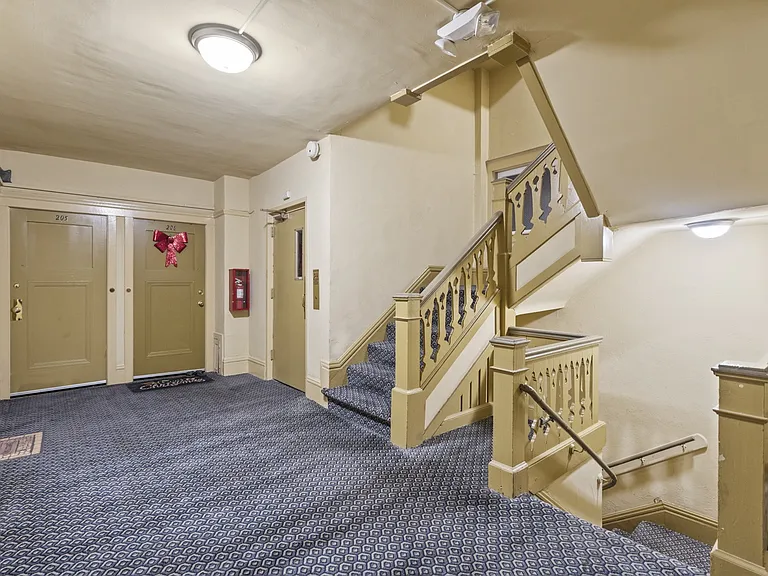 The Langham Apartments — Photo 39