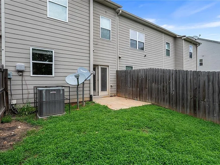 4917 Longview Walk — Photo 24