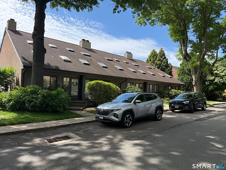 2289 Bedford St #D13 — Photo 3