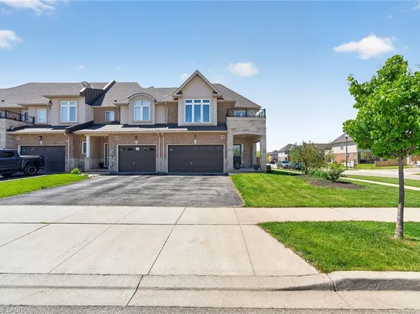 71 Foothills Ln, Hamilton, ON L8E 0K1
