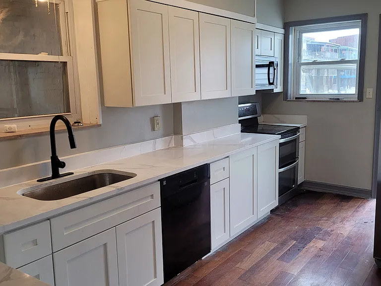 4738 Friendship Ave — Photo 1