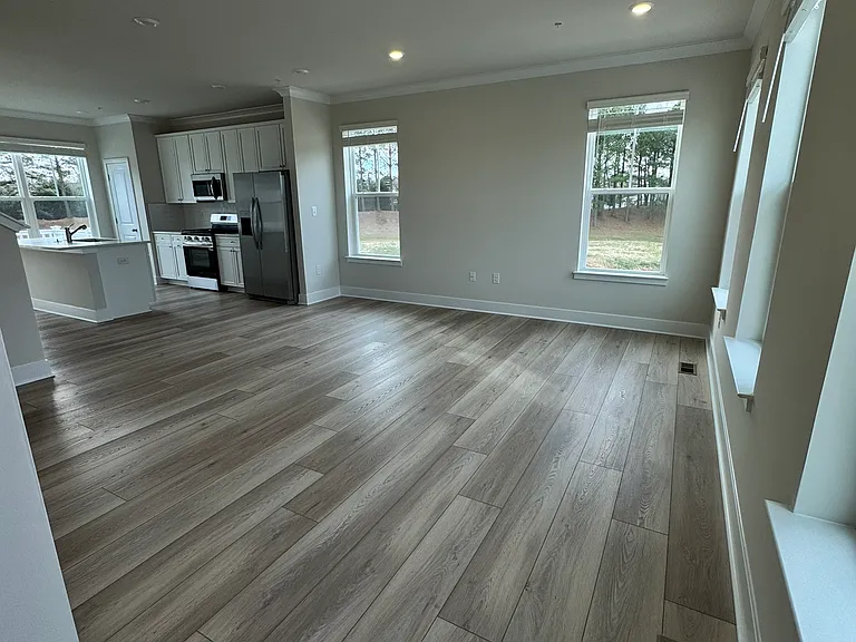 2214 Winterberry Ln — Photo 4