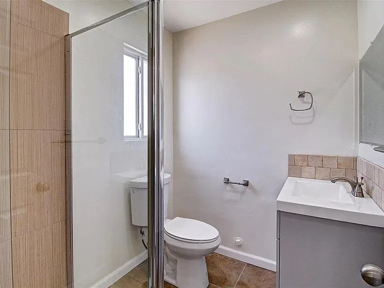 7831 Geyser Ave — Photo 8