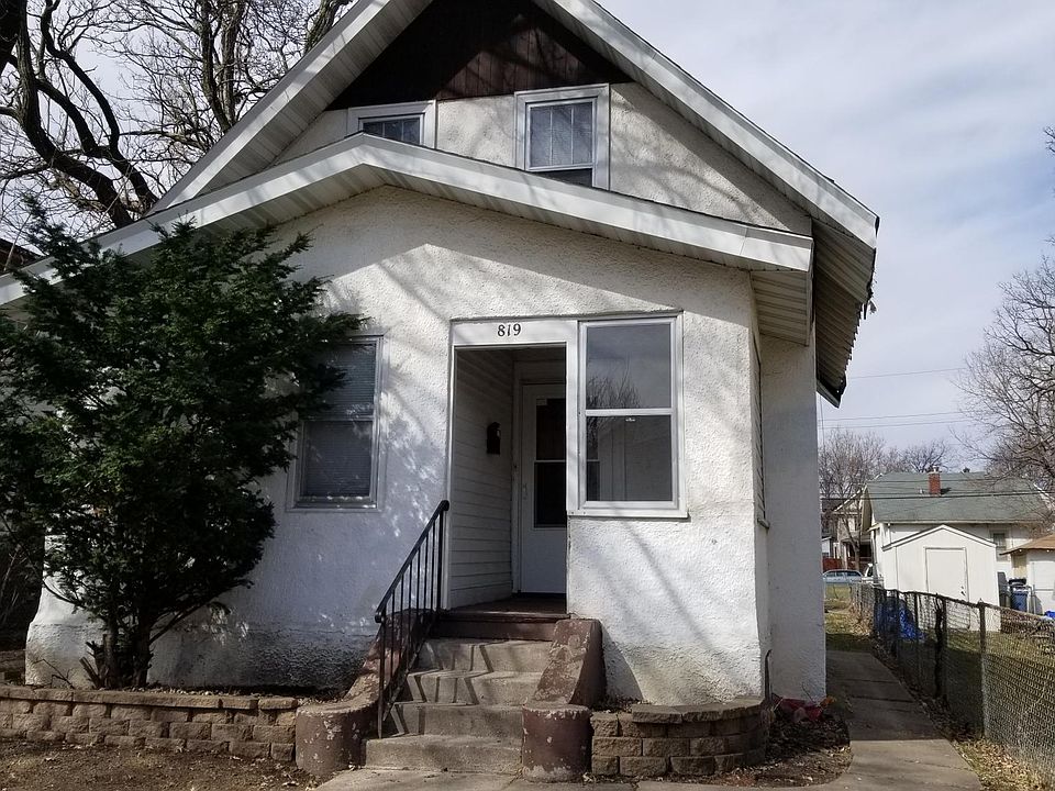 1st image of 819 Newton Ave N