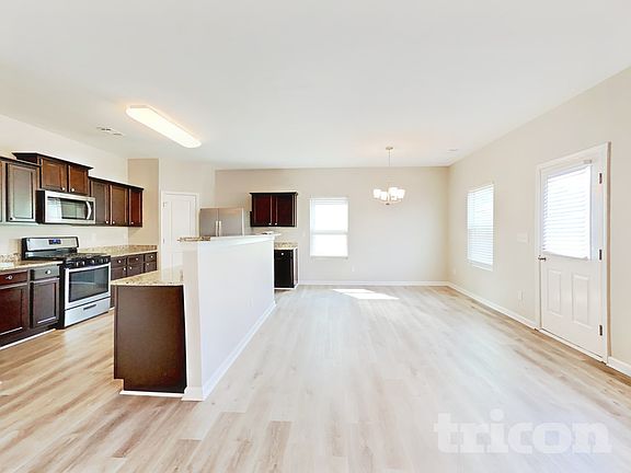 3rd image of 324 Merigold Way