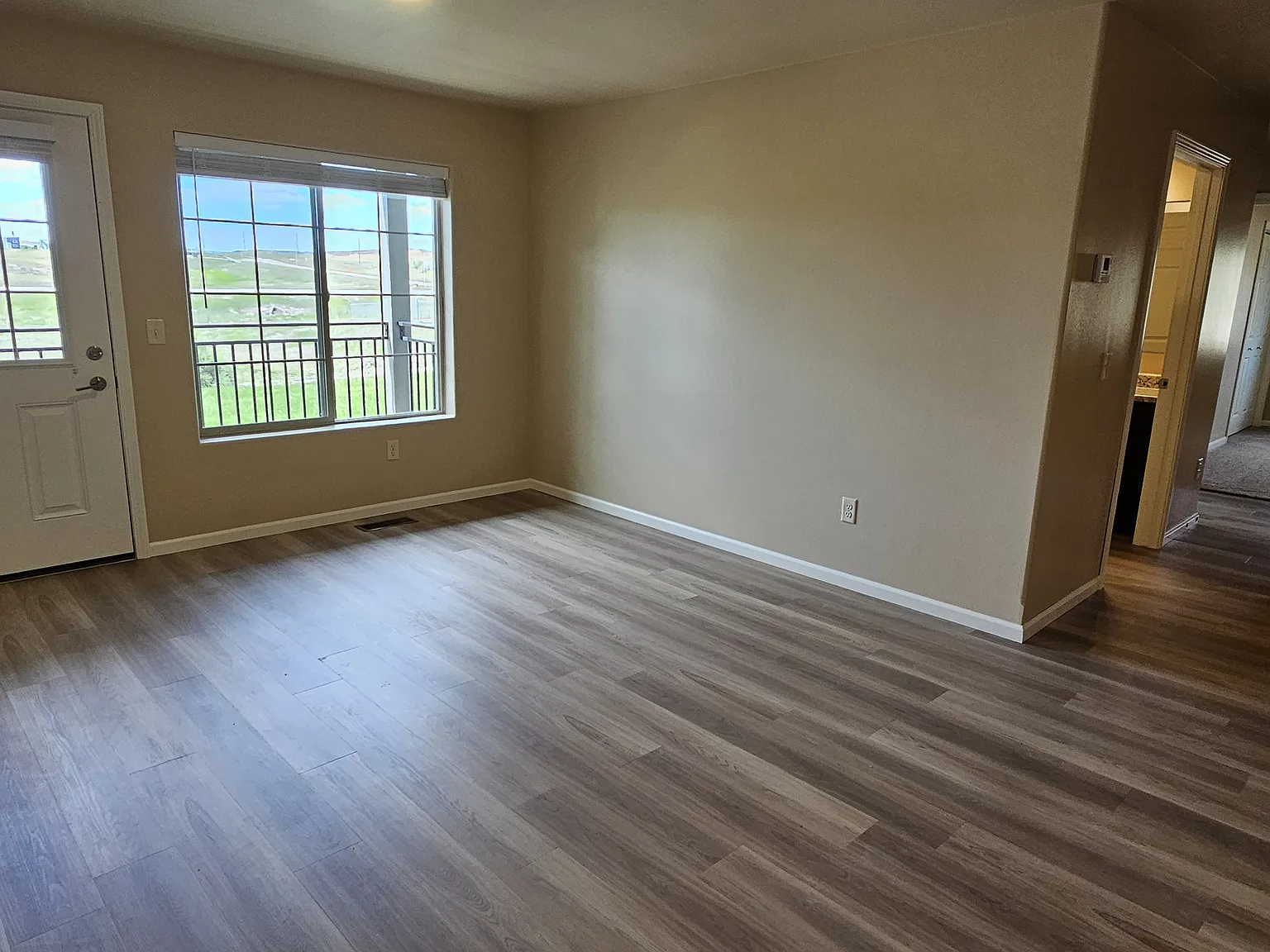3 bed, 1326 sqft, $1,650 — Photo 3