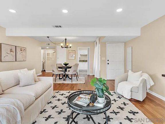 5th image of 6888 Hyde Park Dr Unit G