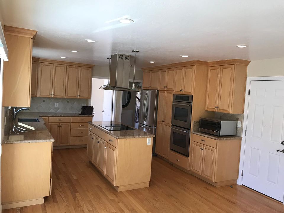 1st image of 10416 Paradise Dr