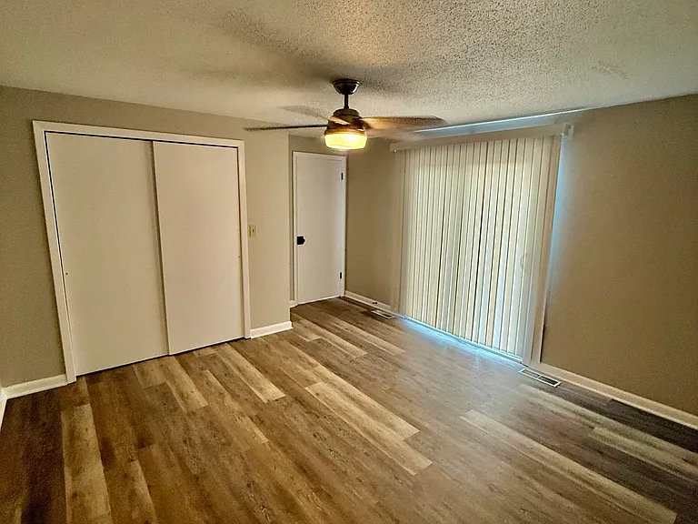 122 W North St #5 — Photo 12