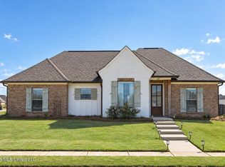 104 Woodscape Dr, Canton, MS 39046