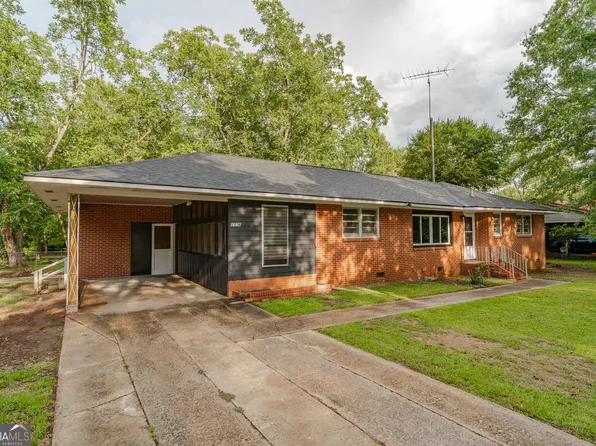 1106 Knoxville St, Fort Valley, GA 31030