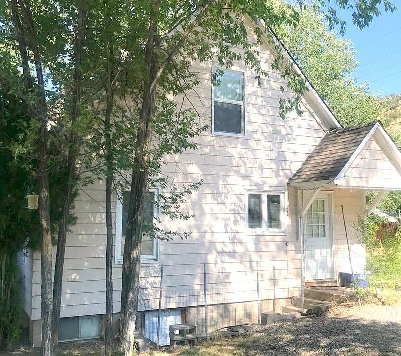 2nd image of 162 E Main St