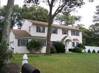 1 Robert Dr, Centereach, NY 11720