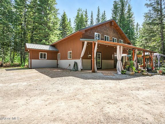 3rd image of 528 Trapper Creek Rd
